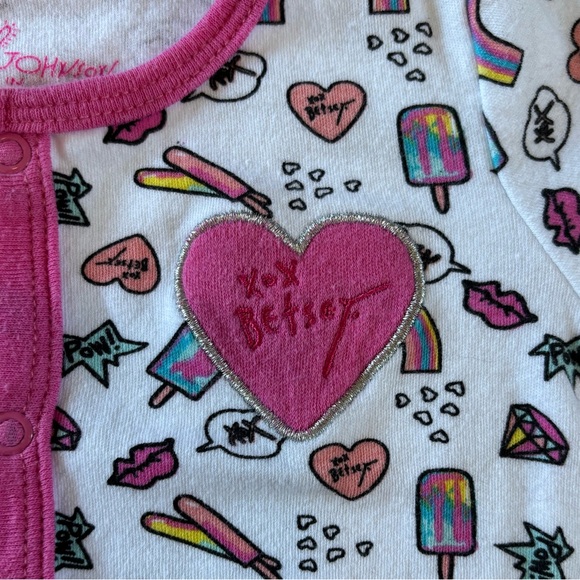 Betsey Johnson Baby Girl Footed Sleeper 6 Months Rainbow Hearts Pajamas - Picture 3 of 8